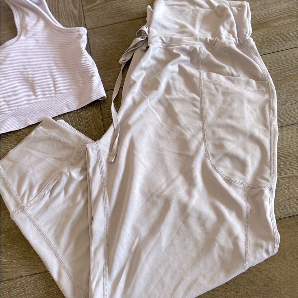 Light purple Sports Bra and Joggers Set